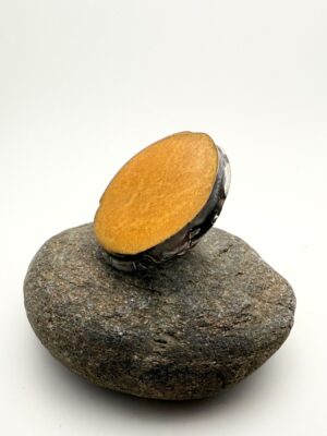 Duży pierścionek w kolorze miodowym - ręcznie robiona biżuteria Keskese